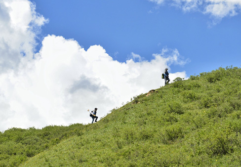 測繪戰士在青海,山下的測繪尖兵 測繪戰士在青海,山下的測繪尖兵